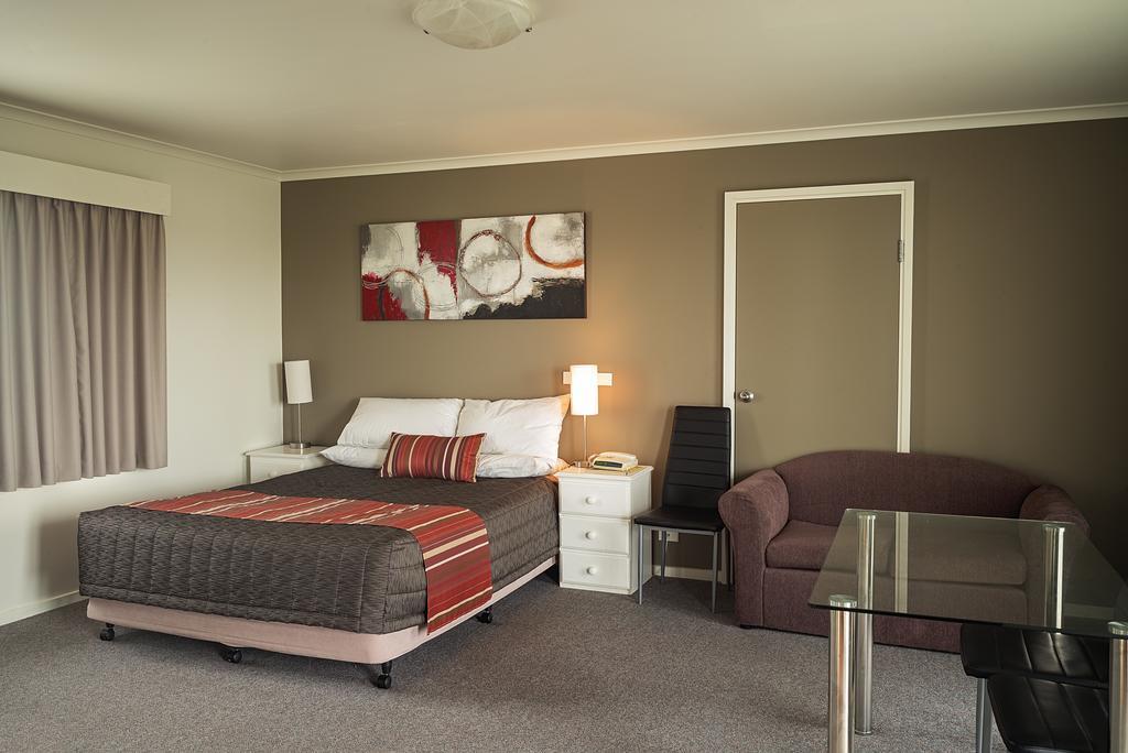 Redwood Manor Motel Apartments Warrnambool Exterior foto